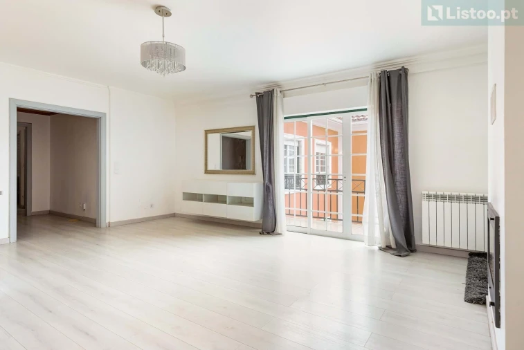 Apartamento T3 para Venda em Venda do Pinheiro e Santo Estêvão das Galés Foto 3