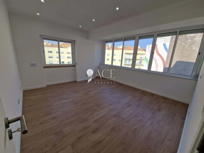 Apartamento T3 para Venda em Castanheira do Ribatejo e Cachoeiras Foto 13