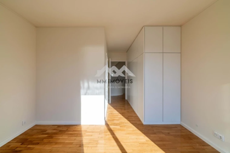 Moradia T4 para Venda em Matosinhos e Leça da Palmeira Foto 8