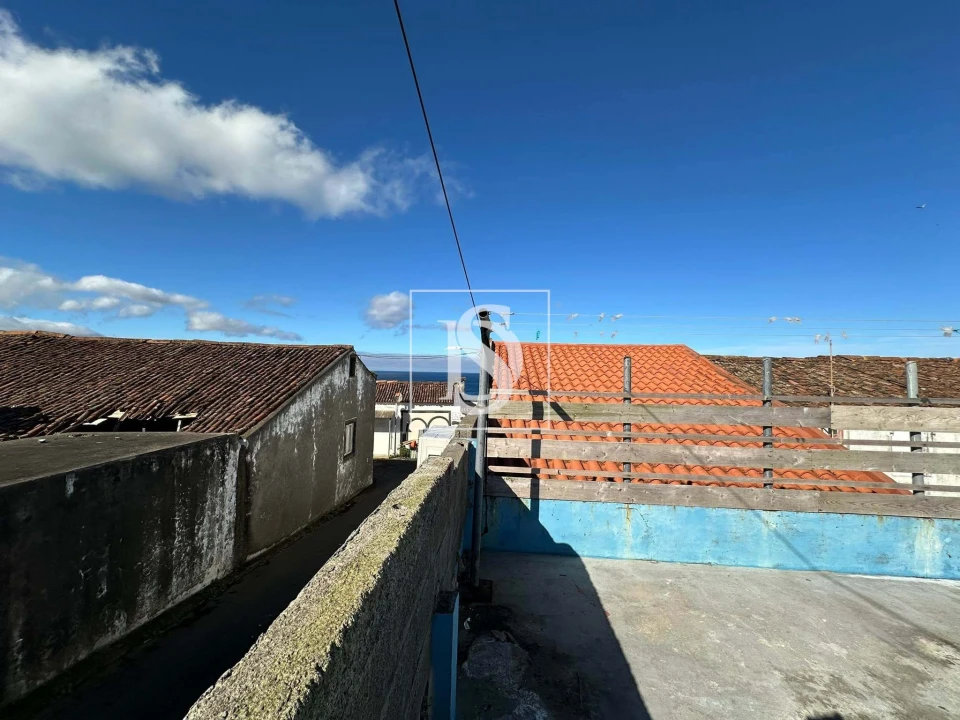 Moradia T2 para Venda em Fenais da Luz Foto 11