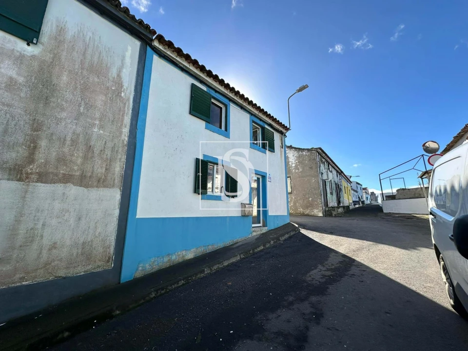 Moradia T2 para Venda em Fenais da Luz Foto 1