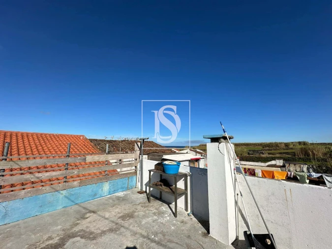 Moradia T2 para Venda em Fenais da Luz Foto 12