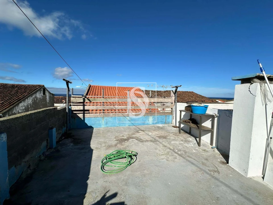 Moradia T2 para Venda em Fenais da Luz Foto 10