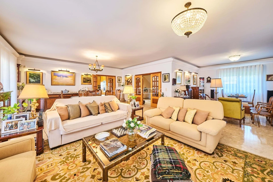 Moradia T5 para Venda em Atalaia e Alto Estanqueiro-Jardia Foto 1