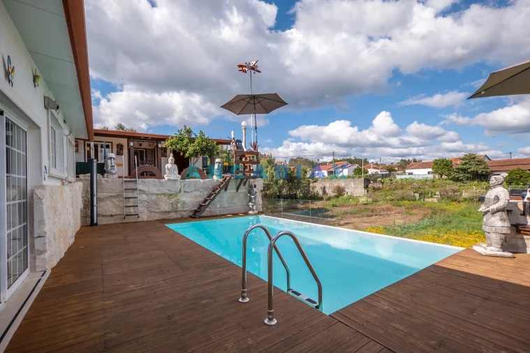 Moradia T8 para Venda em Marrazes e Barosa Foto 11