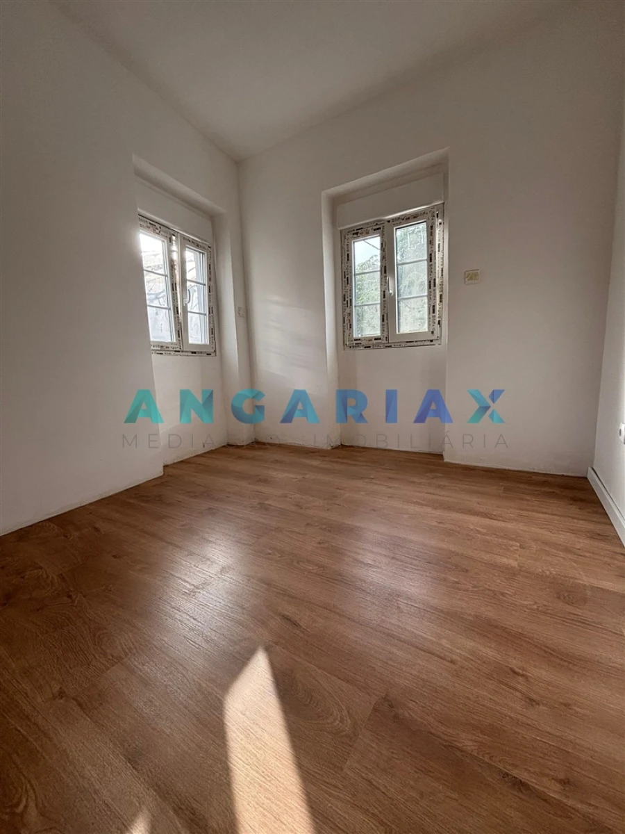 Apartamento T2 para Venda em Nazare Foto 4