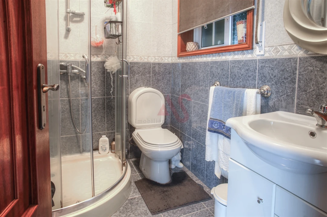 Moradia T3 para Venda em Idães Foto 34