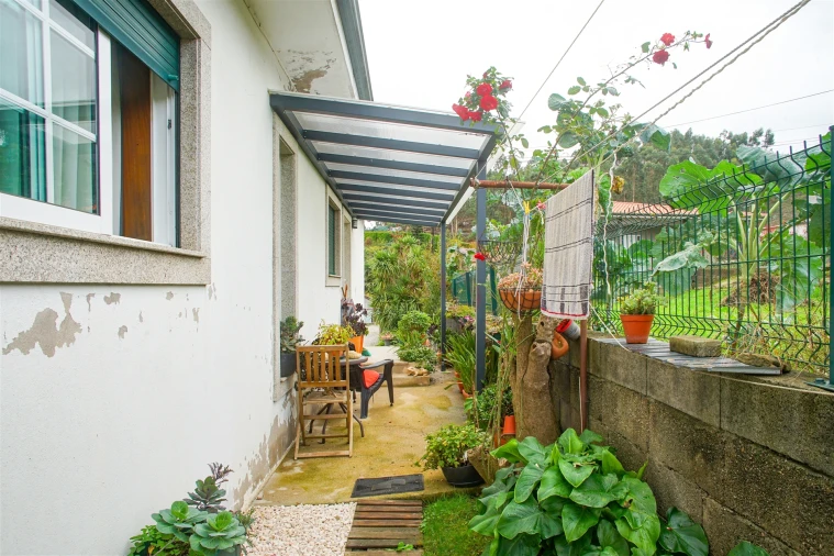 Moradia T3 para Venda em Idães Foto 9