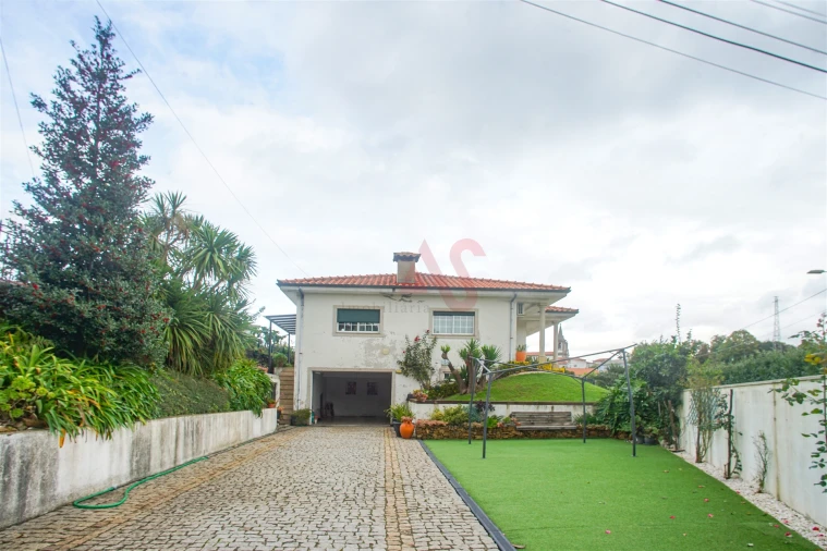 Moradia T3 para Venda em Idães Foto 2