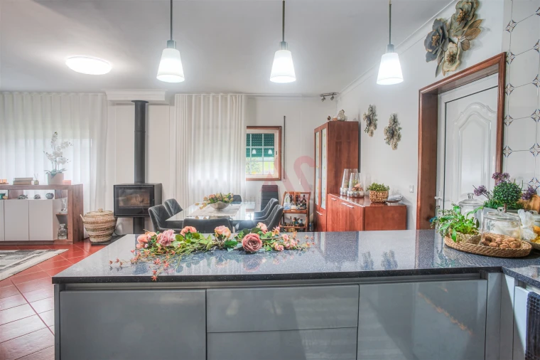 Moradia T3 para Venda em Idães Foto 19