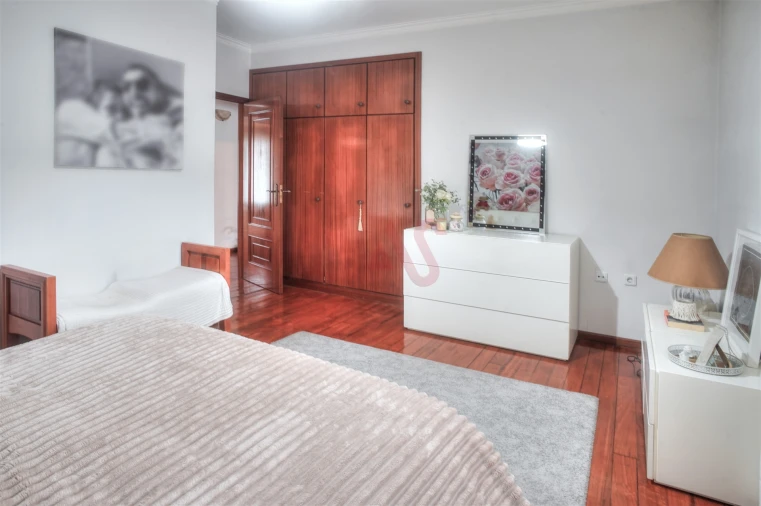 Moradia T3 para Venda em Idães Foto 27