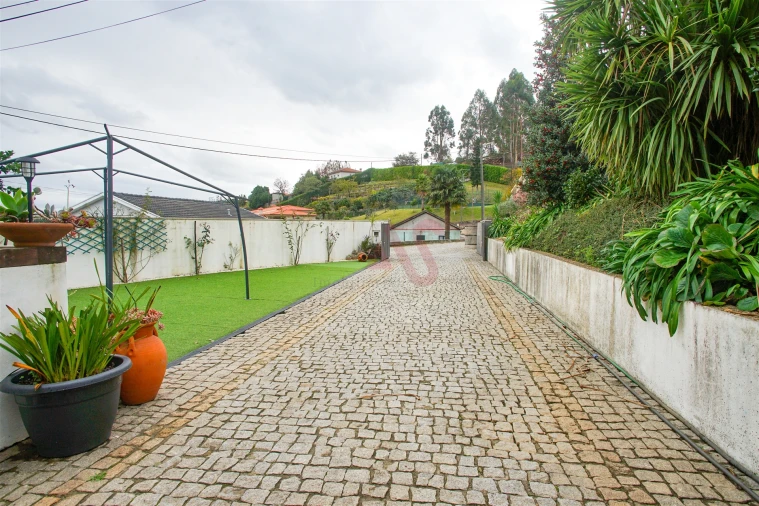 Moradia T3 para Venda em Idães Foto 13