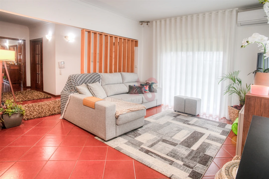 Moradia T3 para Venda em Idães Foto 22