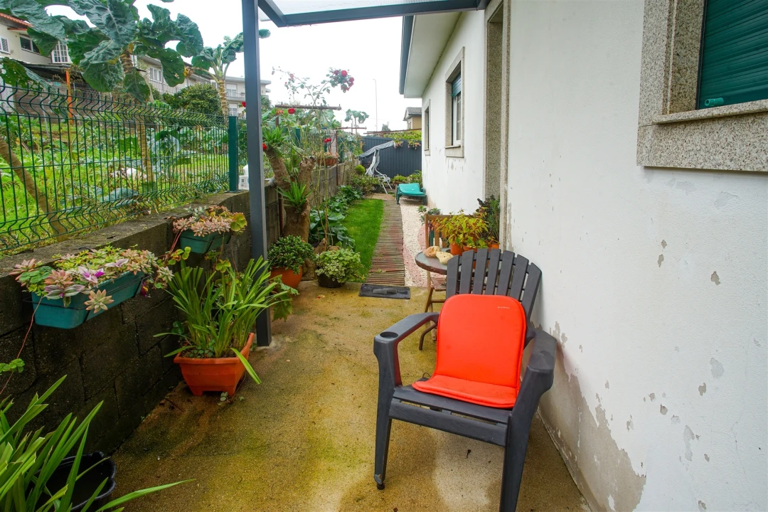 Moradia T3 para Venda em Idães Foto 10