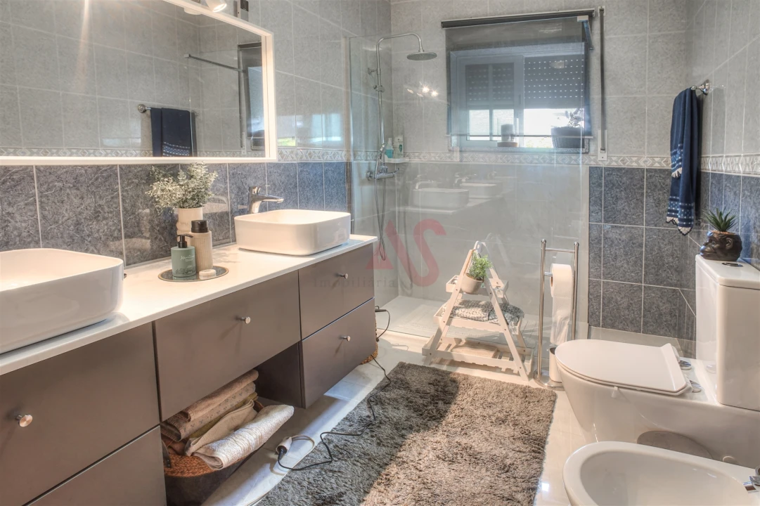 Moradia T3 para Venda em Idães Foto 25