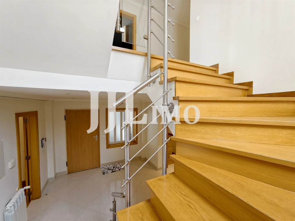 Moradia T5 para Arrendamento em Alcabideche Foto 51