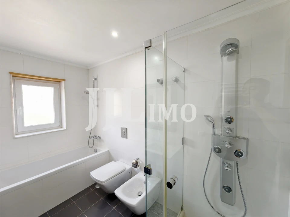 Moradia T5 para Arrendamento em Alcabideche Foto 31