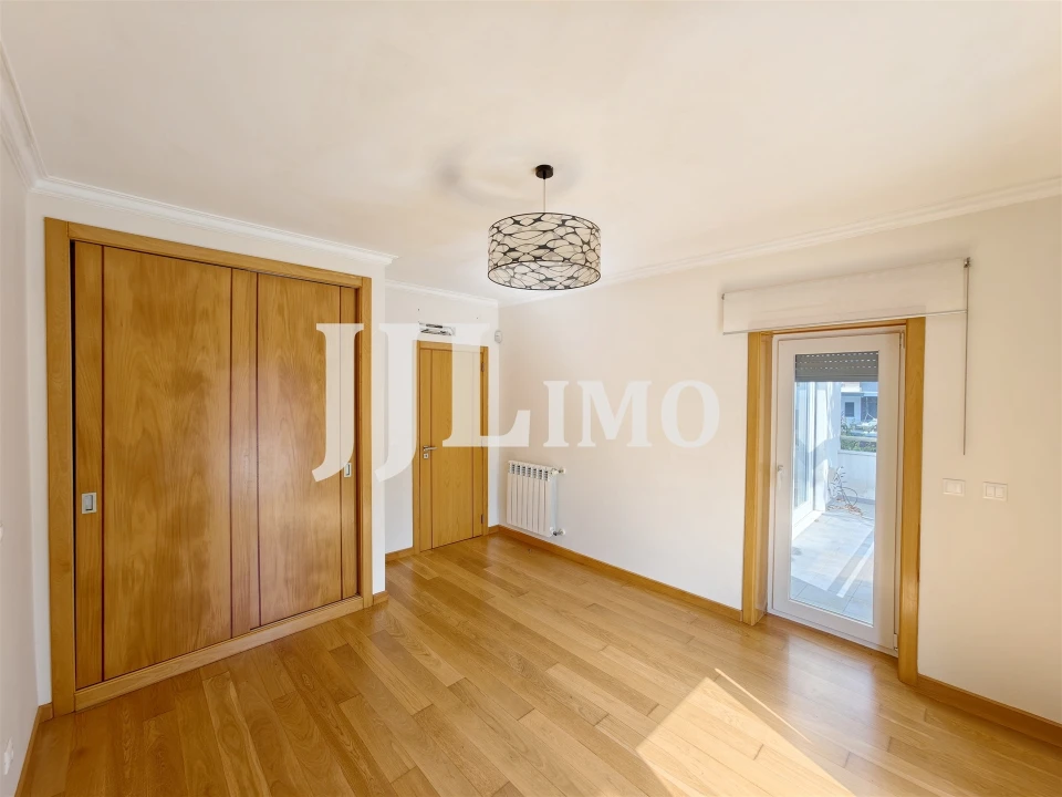 Moradia T5 para Arrendamento em Alcabideche Foto 42