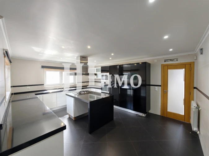 Moradia T5 para Arrendamento em Alcabideche Foto 16