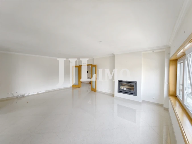 Moradia T5 para Arrendamento em Alcabideche Foto 11