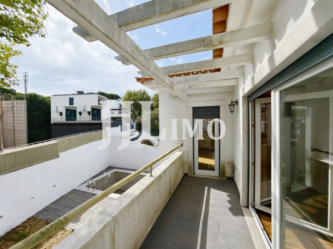 Moradia T5 para Arrendamento em Alcabideche Foto 49