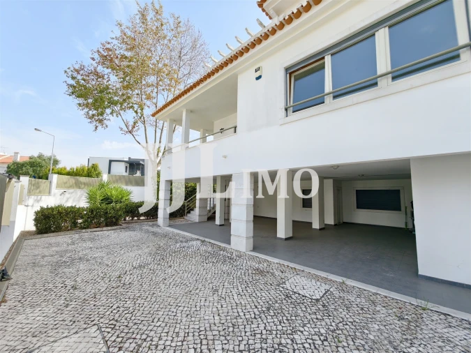 Moradia T5 para Arrendamento em Alcabideche Foto 61