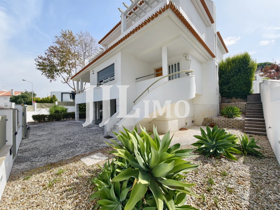 Moradia T5 para Arrendamento em Alcabideche Foto 2