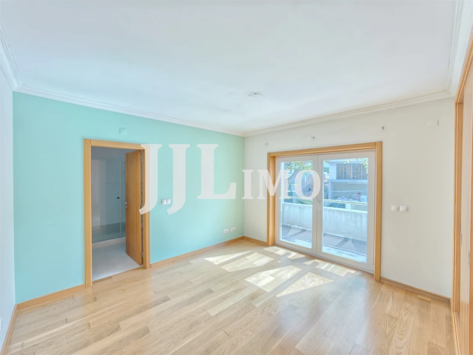 Moradia T5 para Arrendamento em Alcabideche Foto 44