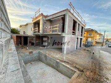 Moradia T4 para Venda em Charneca de Caparica e Sobreda