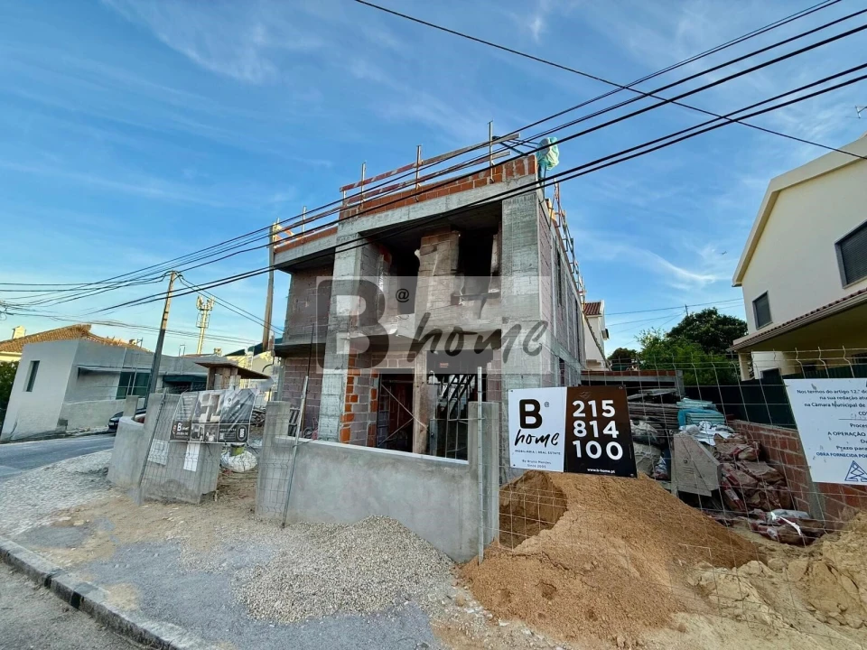 Moradia T4 para Venda em Charneca de Caparica e Sobreda Foto 6
