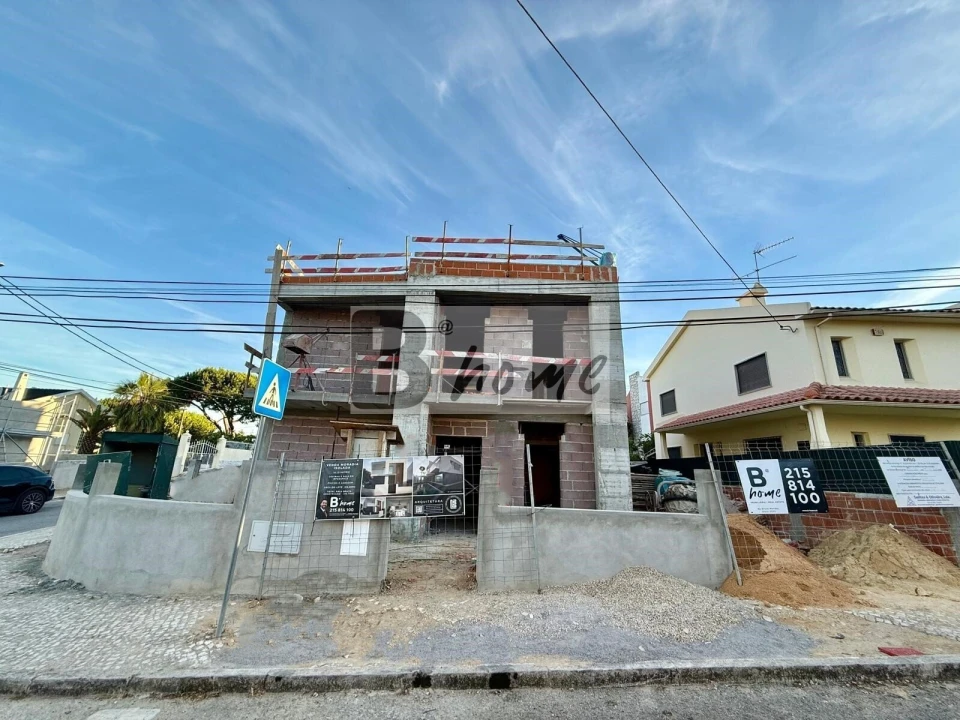 Moradia T4 para Venda em Charneca de Caparica e Sobreda Foto 4