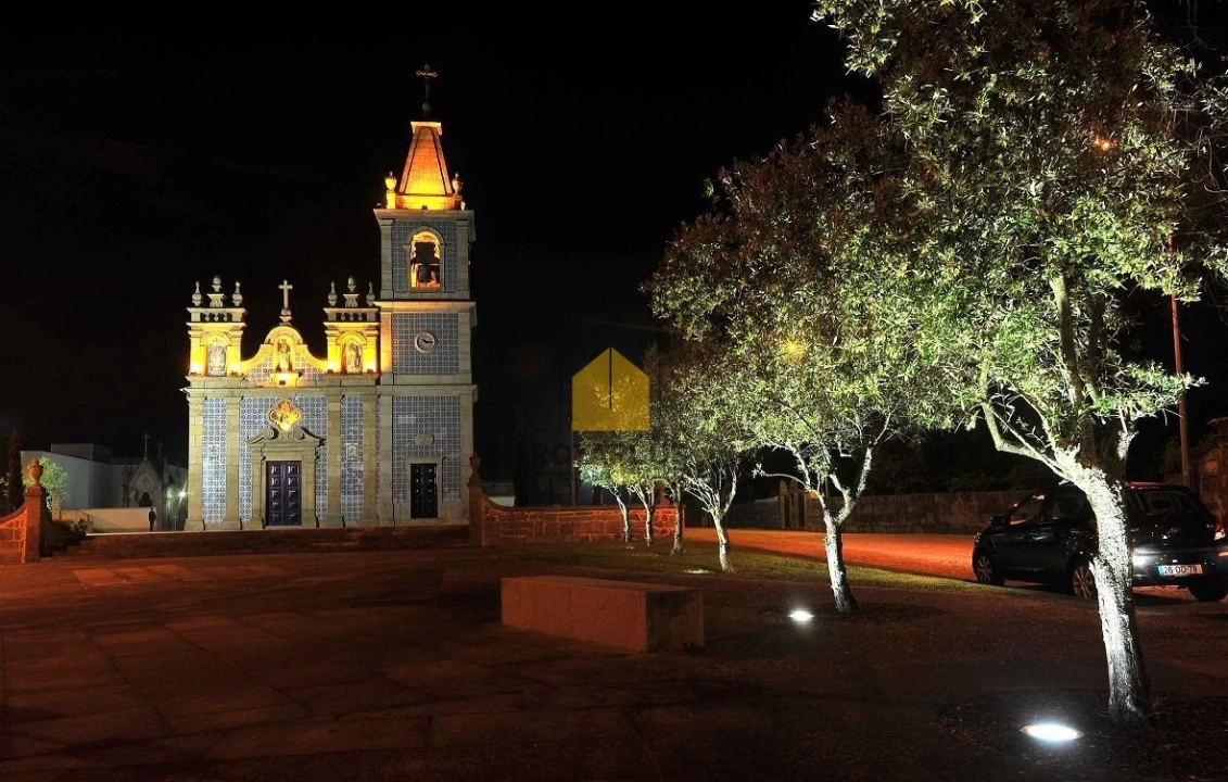 Terreno para Venda em Castêlo da Maia Foto 13