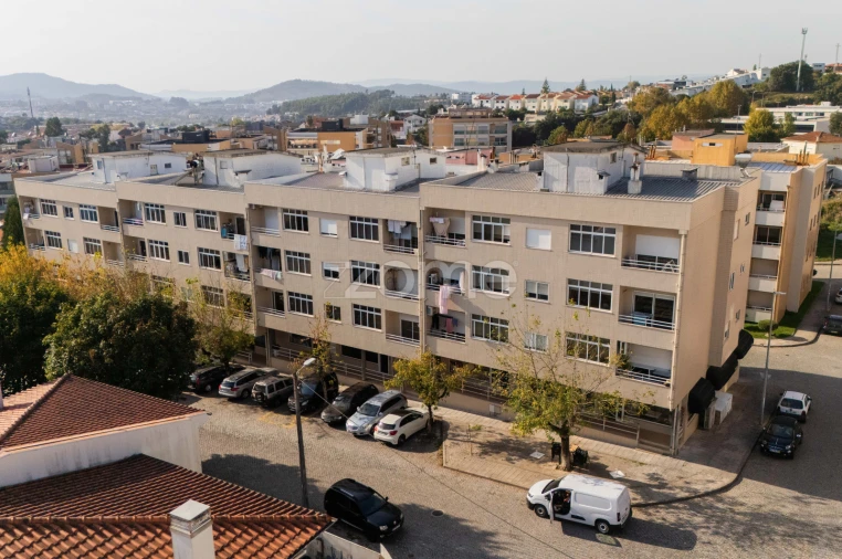 Apartamento T3 para Venda em Nogueira, Fraião e Lamaçães Foto 2
