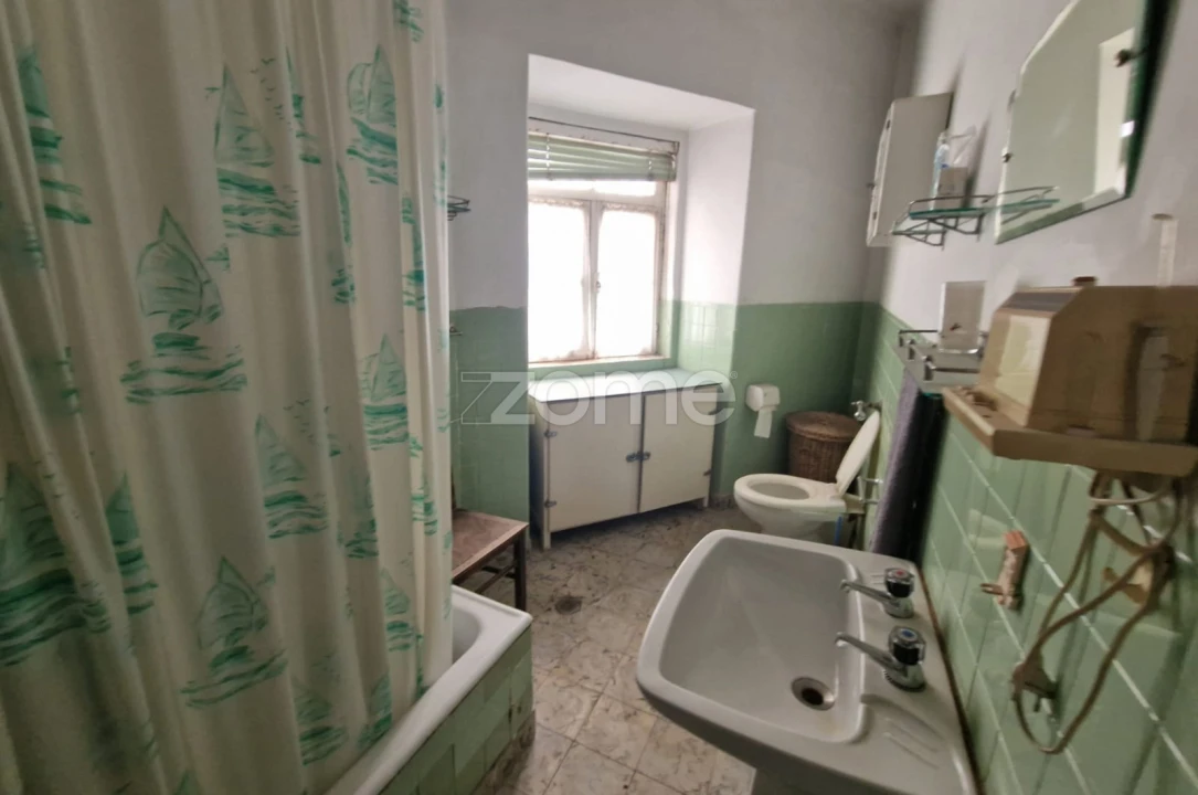 Moradia T7 para Venda em Vila Nova de Tazem Foto 9