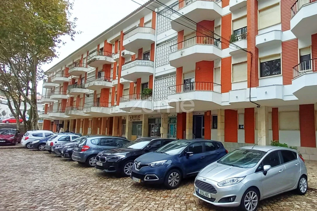 Apartamento T3 para Arrendamento em Carcavelos e Parede Foto 2