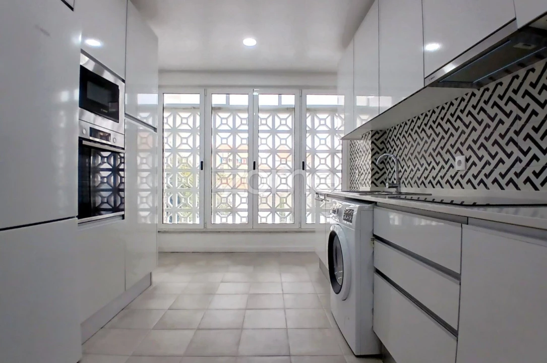 Apartamento T3 para Arrendamento em Carcavelos e Parede Foto 4