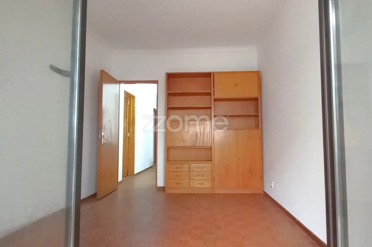 Apartamento T3 para Arrendamento em Carcavelos e Parede Foto 9