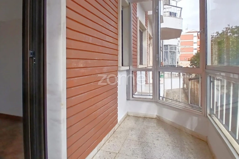 Apartamento T3 para Arrendamento em Carcavelos e Parede Foto 11
