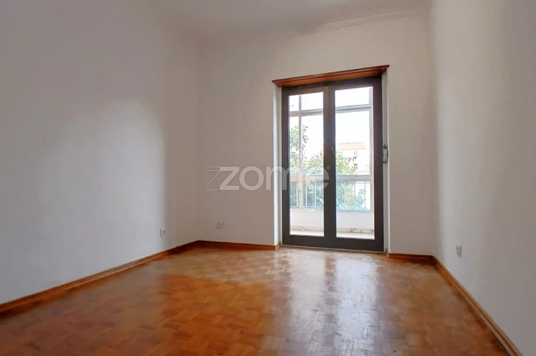 Apartamento T3 para Arrendamento em Carcavelos e Parede Foto 13