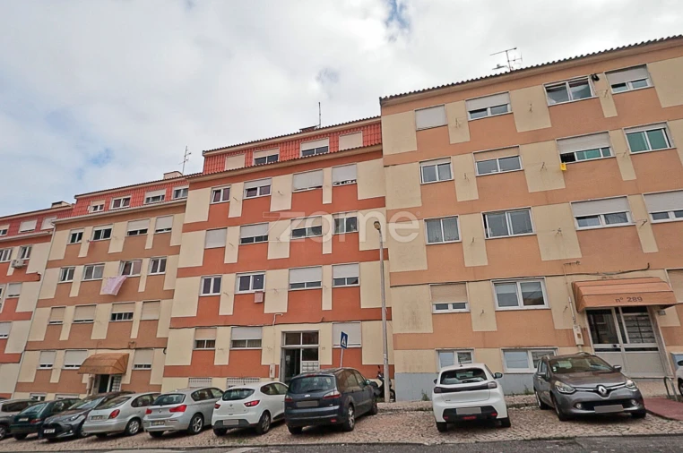 Apartamento T2 para Venda em São Domingos de Rana Foto 15