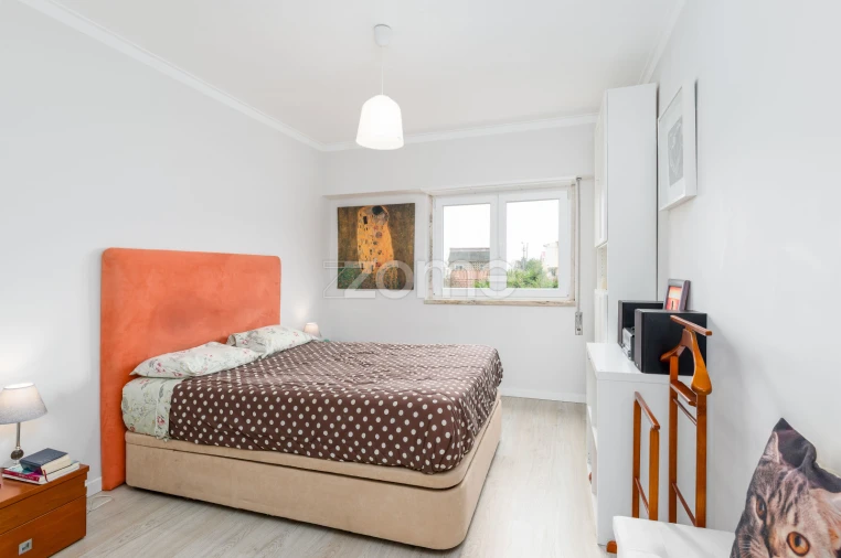 Apartamento T2 para Venda em São Domingos de Rana Foto 8