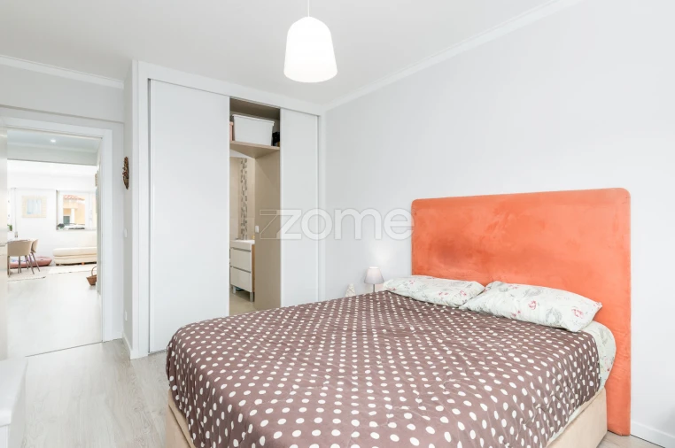 Apartamento T2 para Venda em São Domingos de Rana Foto 9