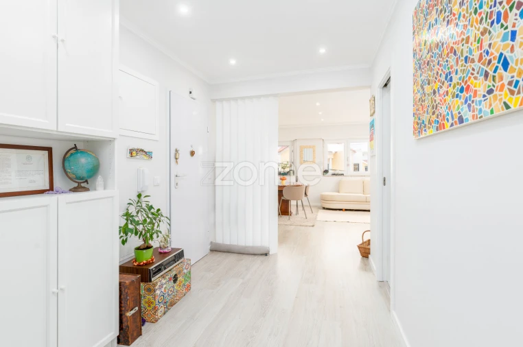 Apartamento T2 para Venda em São Domingos de Rana Foto 7