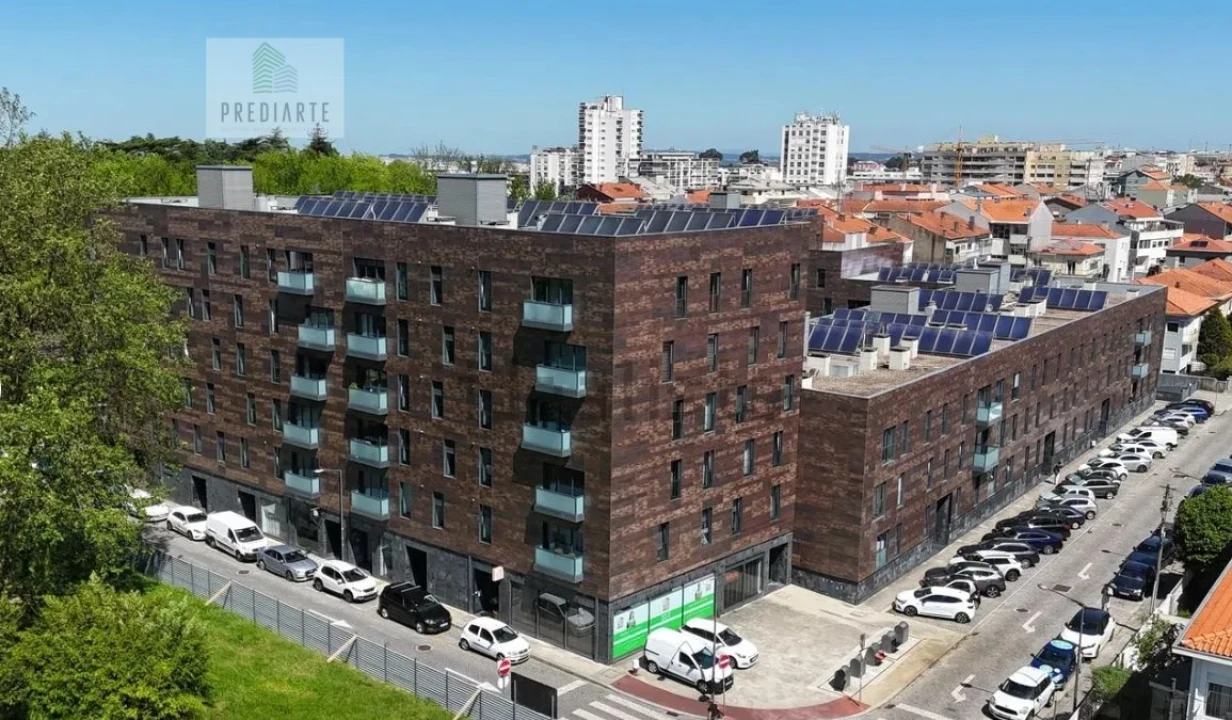 Apartamento T5 para Venda em Paranhos Foto 1