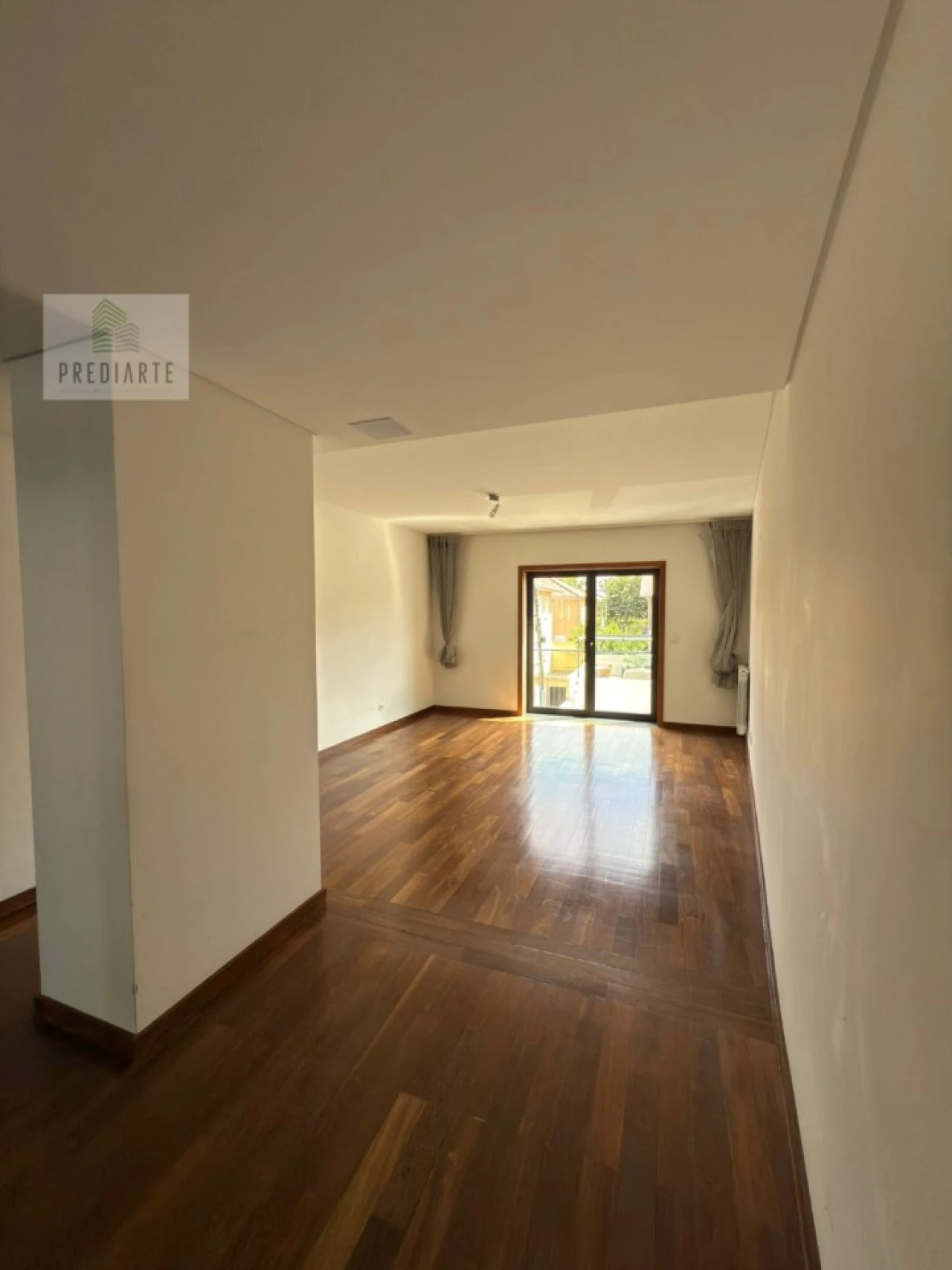 Apartamento T5 para Venda em Paranhos Foto 8