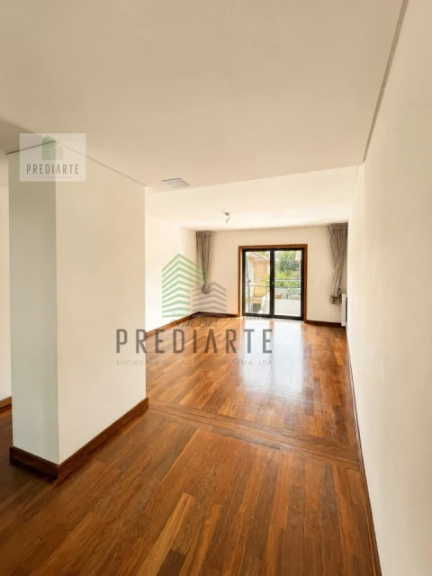Apartamento T5 para Venda em Paranhos
