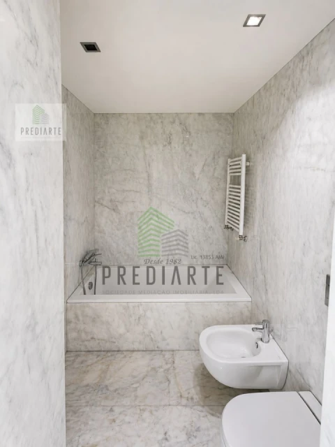 Apartamento T5 para Venda em Paranhos