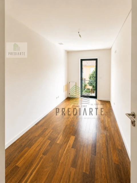 Apartamento T5 para Venda em Paranhos