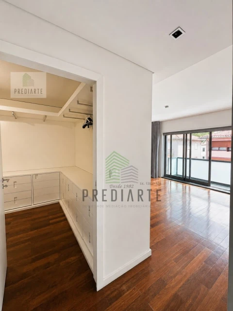 Apartamento T5 para Venda em Paranhos