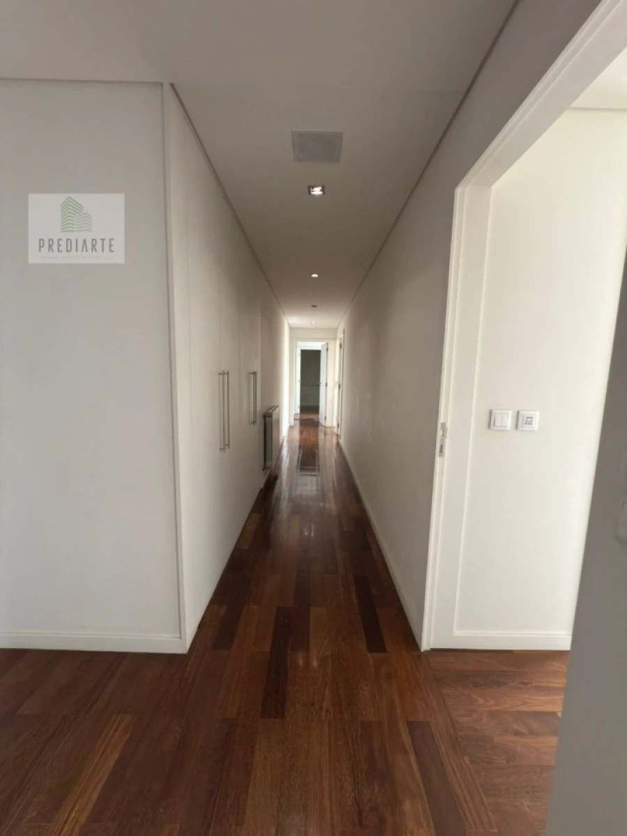 Apartamento T5 para Venda em Paranhos Foto 11